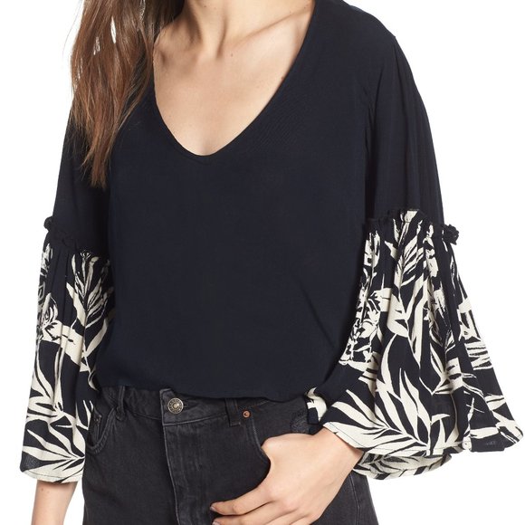 SOLD - Billabong Island Folk Bell Sleeve Crop Top - Picture 1 of 9